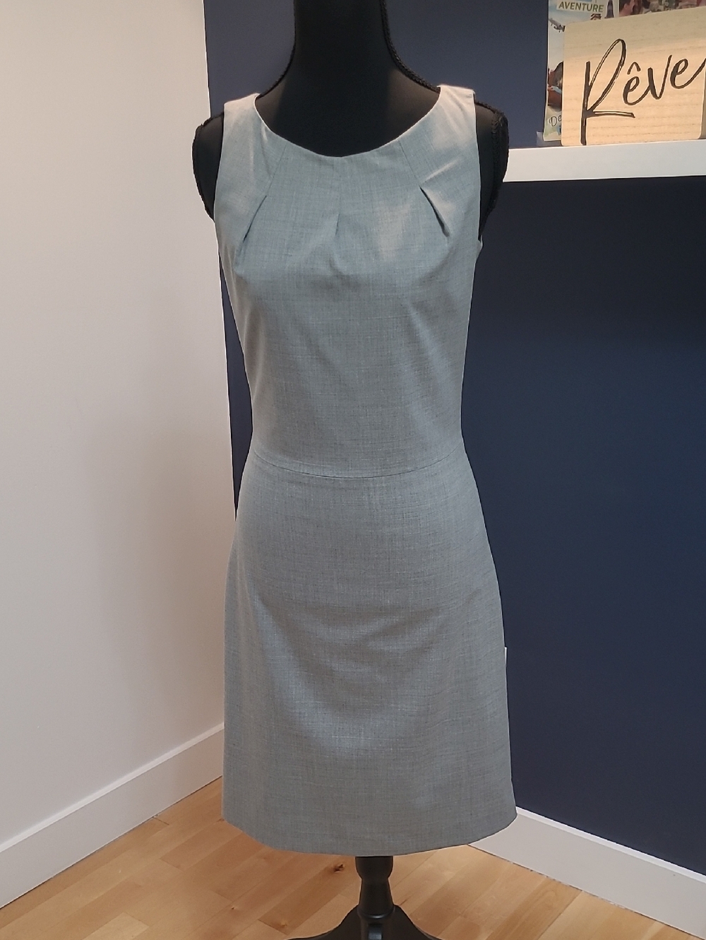 ⭐️  3/10$ Mexx Light Gray Sleeveless Midi Sheath Dress